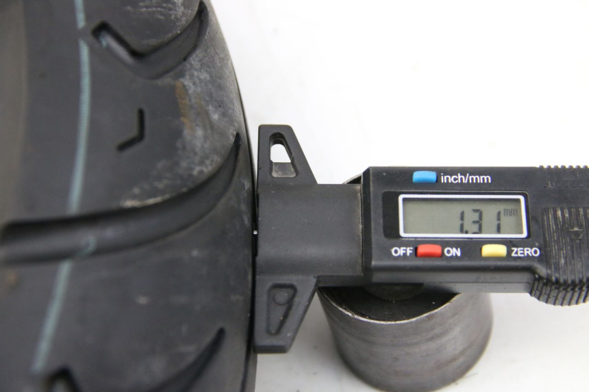 photo de OBRĘCZ TYLNA SYM ORBIT III 3 4T 50 (2021 - 2025) - Widok z bliska