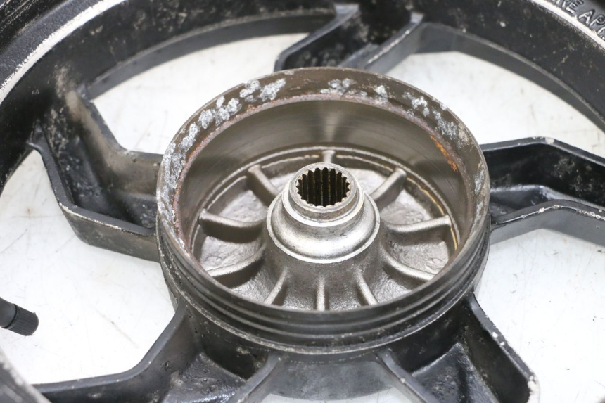 photo de OBRĘCZ TYLNA SYM ORBIT III 3 4T 50 (2018 - 2021) - Zoom stanu zużycia