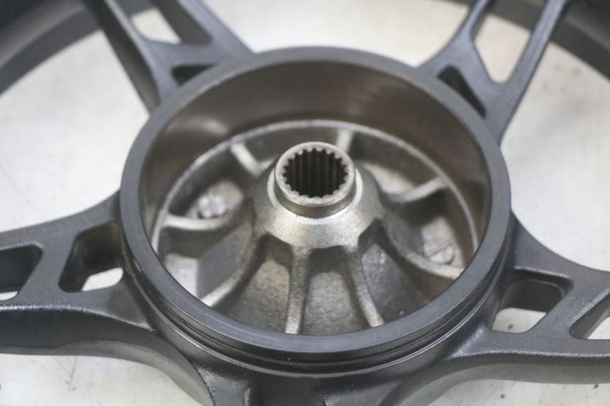 photo de OBRĘCZ TYLNA KSR PANDORA 4T 50 (2018 - 2023) - Zbliżenie komponentów