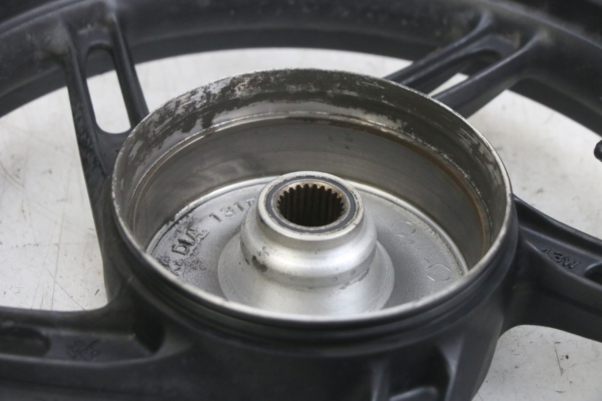 photo de OBRĘCZ TYLNA HONDA PCX (JF47) 125 (2012 - 2013) - Zoom stanu zużycia