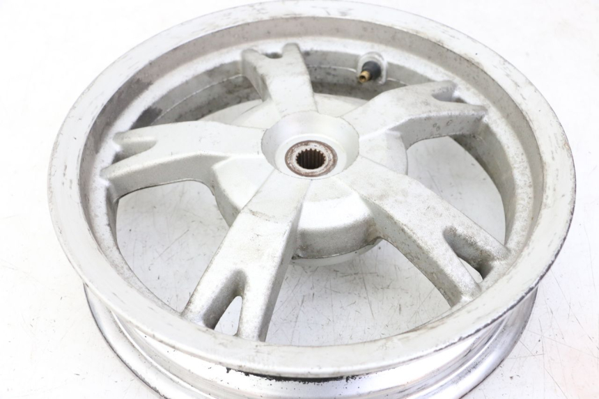 photo de OBRĘCZ TYLNA PEUGEOT KISBEE 4T 50 (2010 - 2017) - Szczegóły charakterystyczne