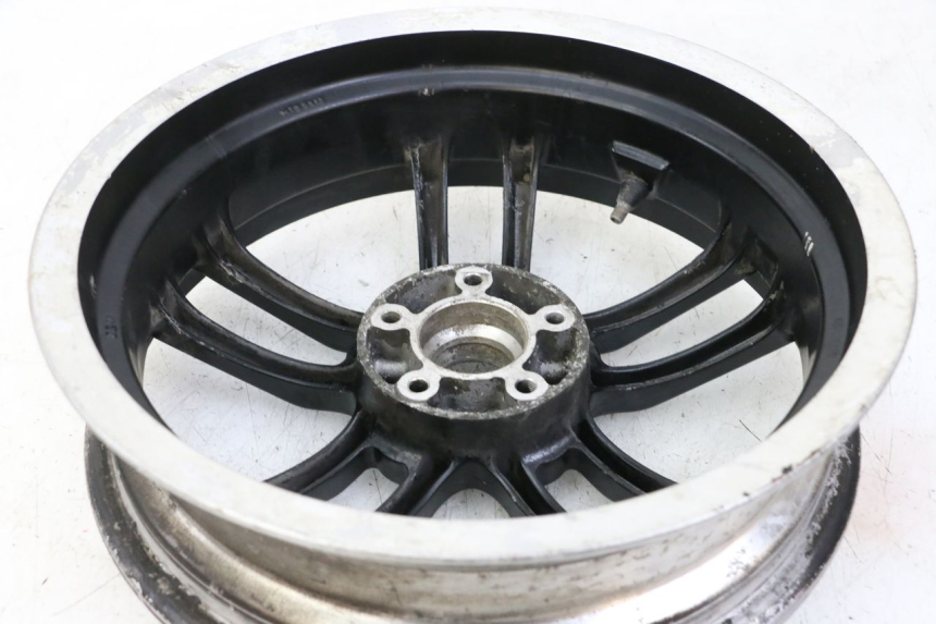 photo de OBRĘCZ TYLNA PEUGEOT SPEEDFIGHT 3 LC 2T 50 (2009 - 2015) - Zbliżenie komponentów