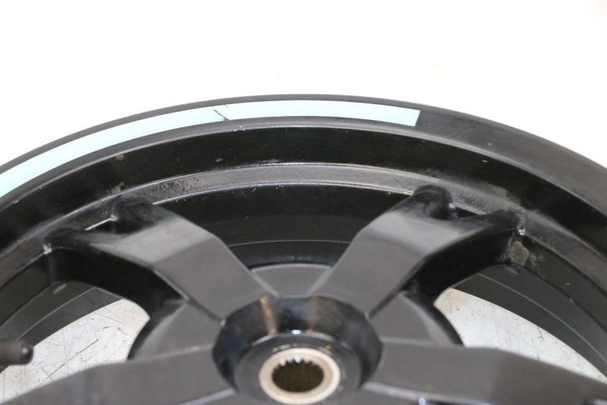 photo de OBRĘCZ TYLNA PEUGEOT STREETZONE 4T 50 (2018 - 2023) - Szczegóły charakterystyczne