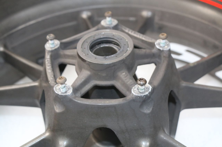 photo de OBRĘCZ TYLNA BMW S RR ABS S1000RR 1000 (2009 - 2011) - Zbliżenie techniczne