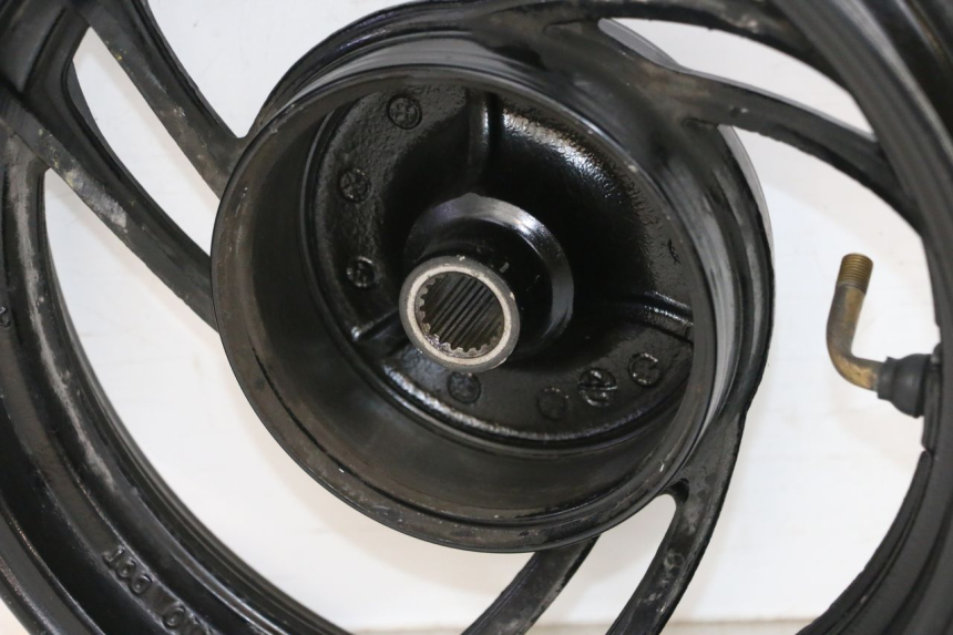 photo de OBRĘCZ TYLNA JM MOTORS SANTANA 50 (2014 - 2023) - Zbliżenie techniczne