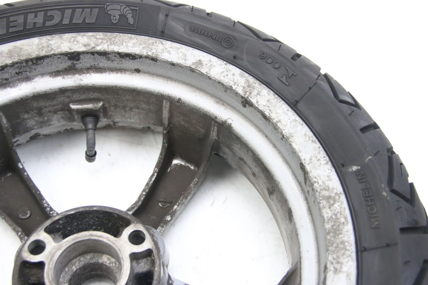 photo de OBRĘCZ TYLNA PEUGEOT SATELIS COMPRESSOR K15 125 (2006 - 2009) - Szczegóły charakterystyczne