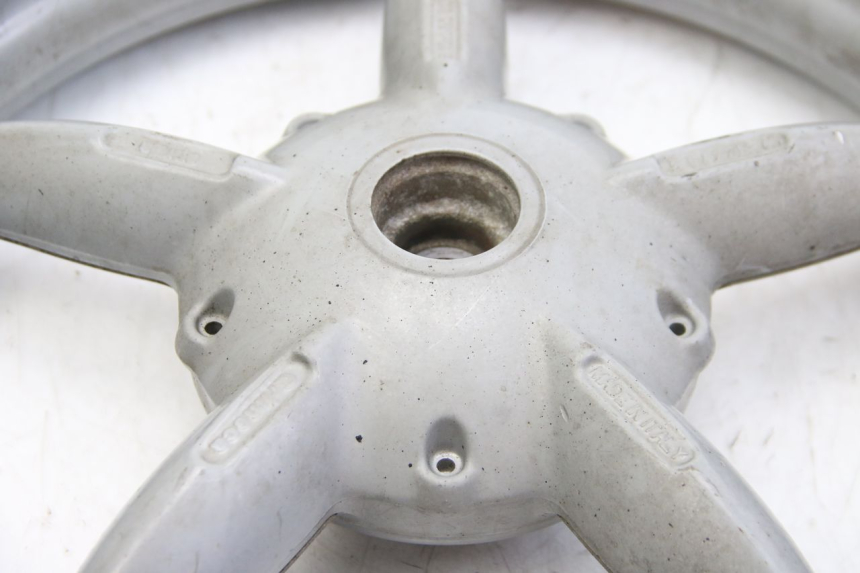 photo de OBRĘCZ TYLNA APRILIA SCARABEO 4T 50 (2009 - 2017) - Zbliżenie komponentów