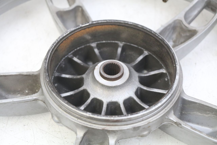 photo de OBRĘCZ TYLNA APRILIA SCARABEO 100 (2003 - 2012) - Zoom stanu zużycia