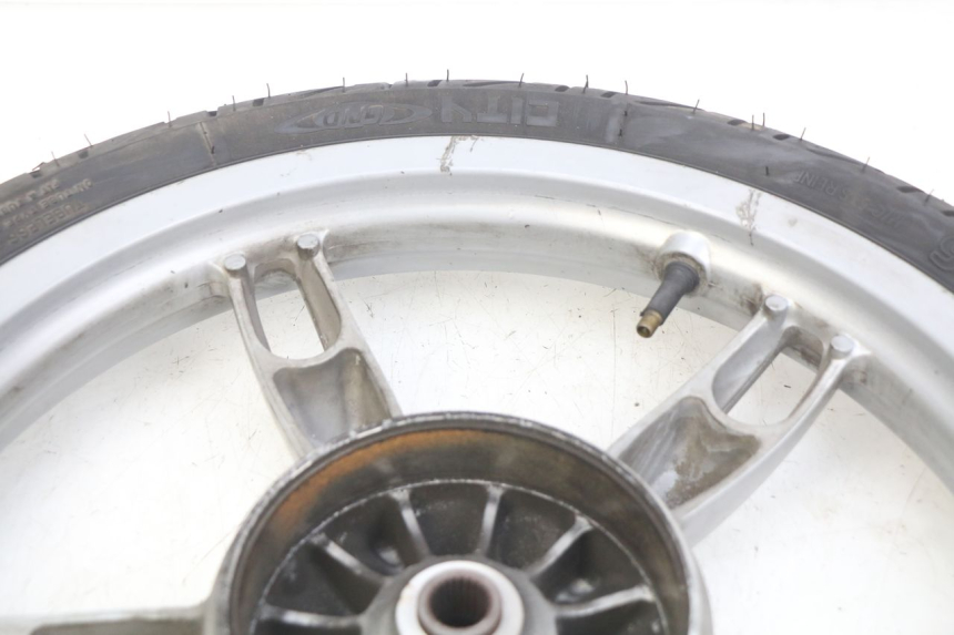 photo de OBRĘCZ TYLNA APRILIA SCARABEO 100 (2003 - 2012) - Zbliżenie techniczne