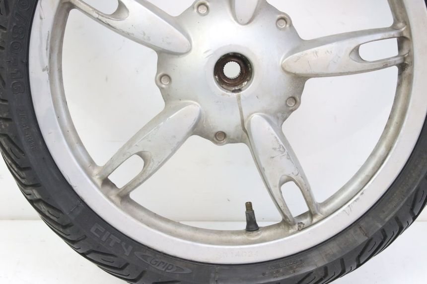 photo de OBRĘCZ TYLNA APRILIA SCARABEO 100 (2003 - 2012) - Szczegóły charakterystyczne