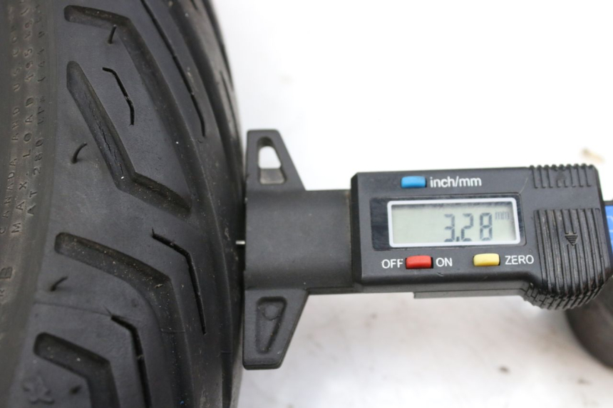 photo de OBRĘCZ TYLNA APRILIA SCARABEO 100 (2003 - 2012) - Widok z bliska