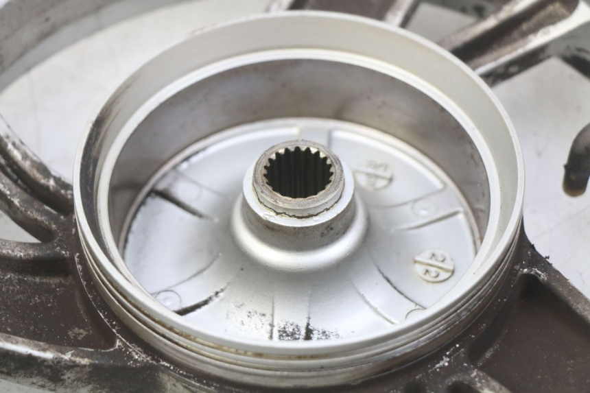 photo de OBRĘCZ TYLNA KYMCO SENTO 100 (2008 - 2013) - Widok z bliska