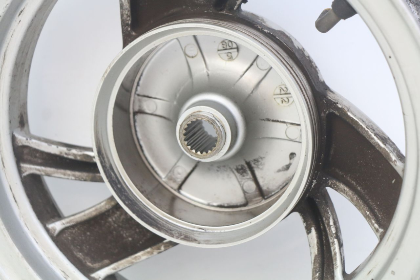 photo de OBRĘCZ TYLNA KYMCO SENTO 100 (2008 - 2013) - Zbliżenie techniczne