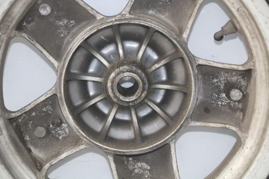 photo de OBRĘCZ TYLNA MBK SKYLINER 125 (2004 - 2007) - Zbliżenie komponentów