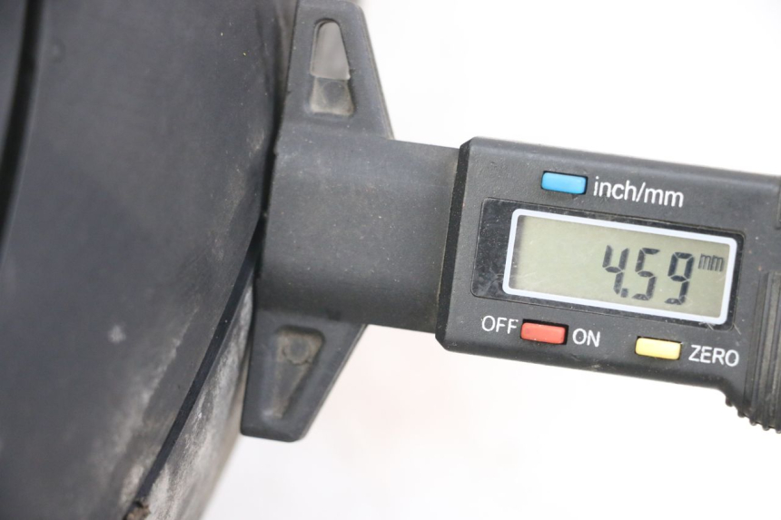 photo de OBRĘCZ TYLNA TRIUMPH SPEED TRIPLE T301 900 (1994 - 1996) - Zoom stanu zużycia