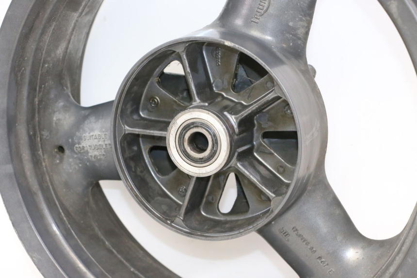 photo de OBRĘCZ TYLNA TRIUMPH SPRINT 900 (1995 - 1998) - Zbliżenie komponentów