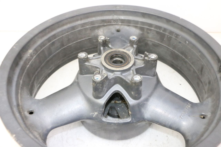 photo de OBRĘCZ TYLNA TRIUMPH SPRINT 900 (1995 - 1998) - Zbliżenie techniczne