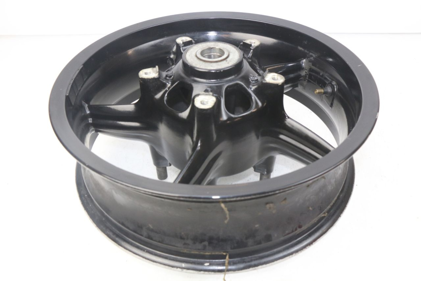 photo de OBRĘCZ TYLNA APRILIA SRV 850 (2012 - 2017) - Zbliżenie techniczne