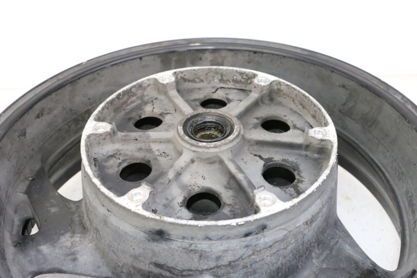 photo de OBRĘCZ TYLNA HONDA ST PAN EUROPEAN 1300 (2002 - 2013) - Szczegóły charakterystyczne