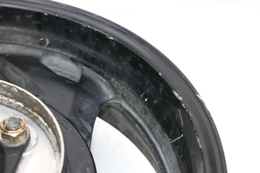 photo de OBRĘCZ TYLNA HONDA ST PAN EUROPEAN 1300 (2002 - 2013) - Widok z bliska