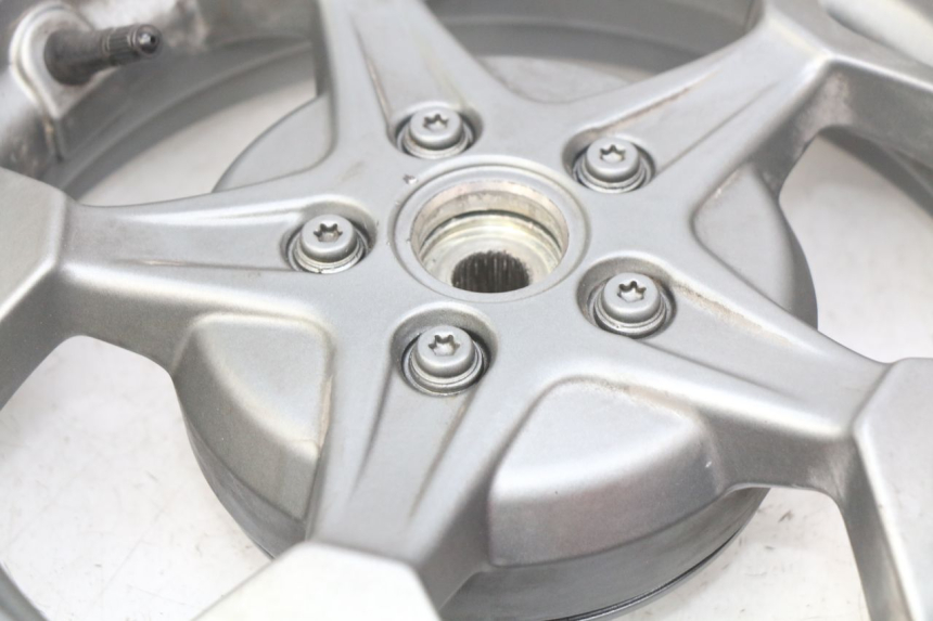 photo de OBRĘCZ TYLNA APRILIA SXR 50 (2021 - 2023) - Punkty mocowania