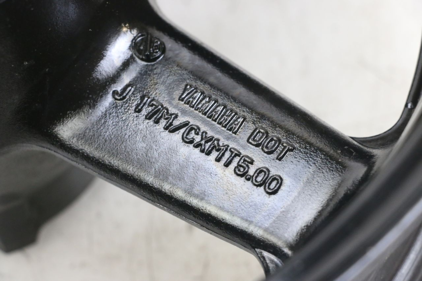 photo de OBRĘCZ TYLNA YAMAHA TDM ABS 900 (2002 - 2014) - Szczegół części