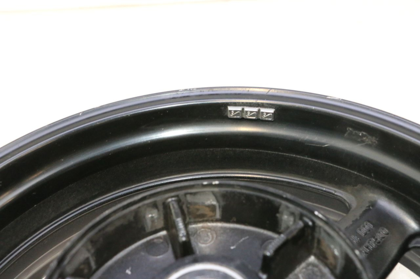 photo de OBRĘCZ TYLNA YAMAHA TDM ABS 900 (2002 - 2014) - Zbliżenie komponentów