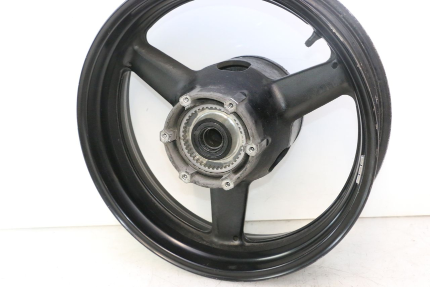 photo de OBRĘCZ TYLNA YAMAHA TDM ABS 900 (2002 - 2014) - Zbliżenie techniczne