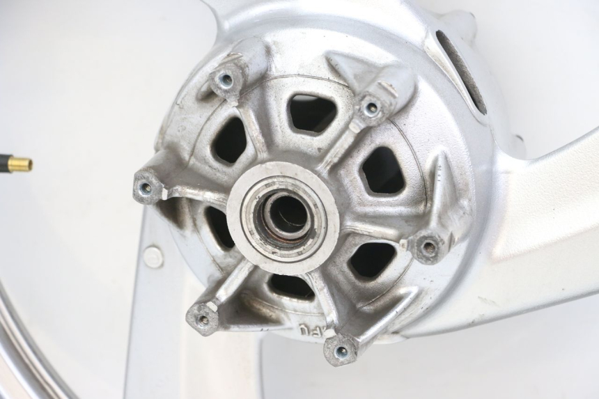 photo de OBRĘCZ TYLNA YAMAHA TDR DELTABOX 125 (1997 - 2003) - Zbliżenie techniczne