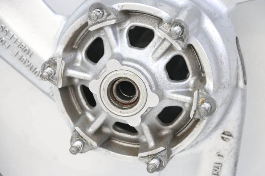 photo de OBRĘCZ TYLNA YAMAHA TDR DELTABOX 125 (1997 - 2003) - Stan powierzchni