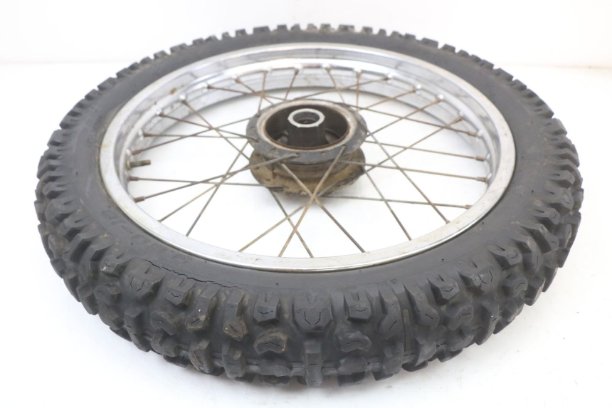 photo de OBRĘCZ TYLNA SUZUKI TS X 80 (1984 - 1988) - Zbliżenie techniczne