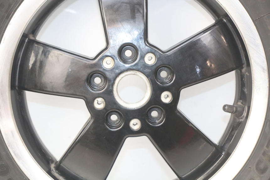 photo de OBRĘCZ TYLNA PIAGGIO VESPA GTS IGET ABS 125 (2017 - 2023) - Zbliżenie komponentów