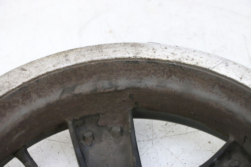 photo de OBRĘCZ TYLNA PIAGGIO VESPA GTS SUPER IE 125 (2009 - 2016) - Zbliżenie komponentów