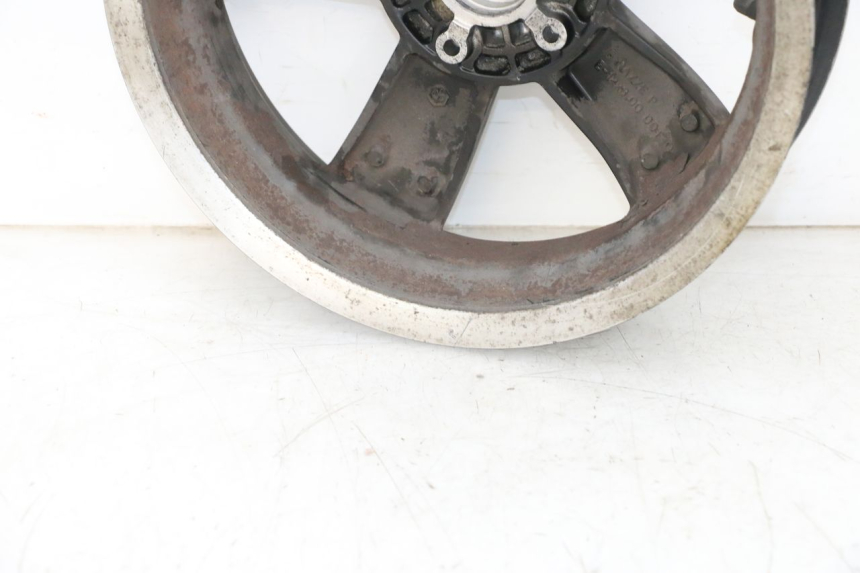 photo de OBRĘCZ TYLNA PIAGGIO VESPA GTS SUPER IE 125 (2009 - 2016) - Zoom stanu zużycia