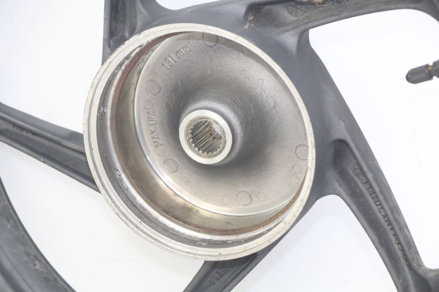 photo de OBRĘCZ TYLNA HONDA VISION NSC R 50 (2013 - 2015) - Szczegóły charakterystyczne