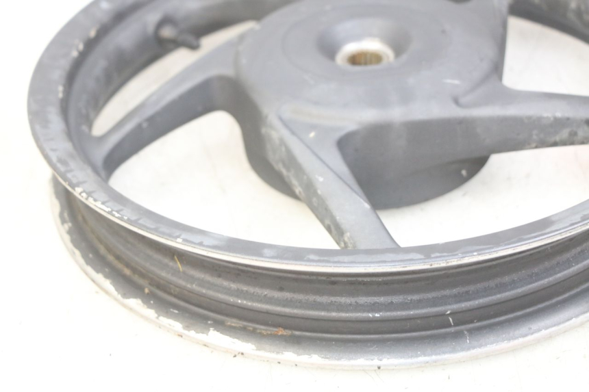 photo de OBRĘCZ TYLNA HONDA VISION NSC R 50 (2013 - 2015) - Zbliżenie techniczne