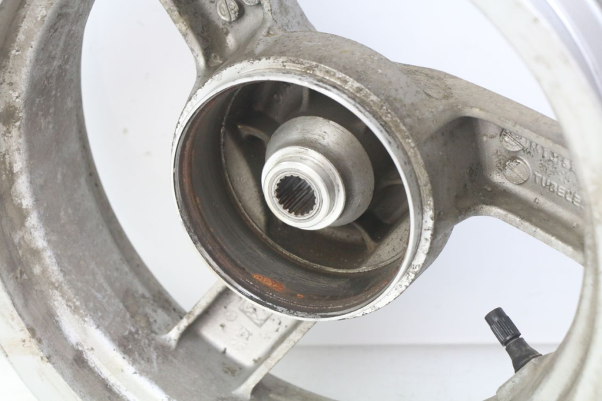 photo de OBRĘCZ TYLNA PEUGEOT VIVACITY NEW 2T 50 (2008 - 2017) - Zbliżenie techniczne