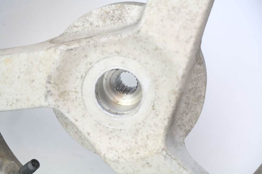 photo de OBRĘCZ TYLNA PEUGEOT VIVACITY NEW 2T 50 (2008 - 2017) - Stan powierzchni