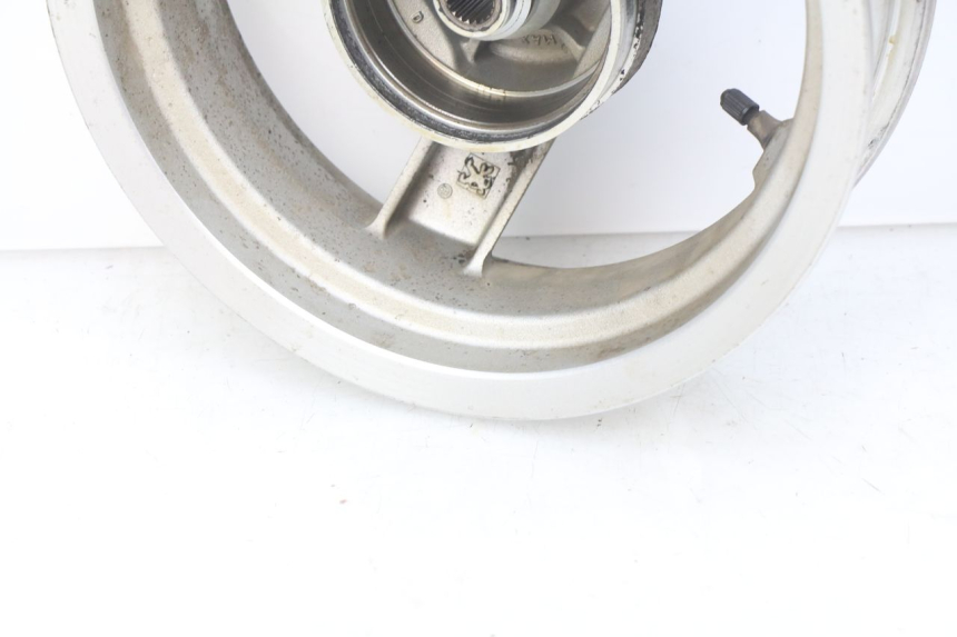 photo de OBRĘCZ TYLNA PEUGEOT VIVACITY NEW 4T 50 (2008 - 2017) - Inny kąt widzenia