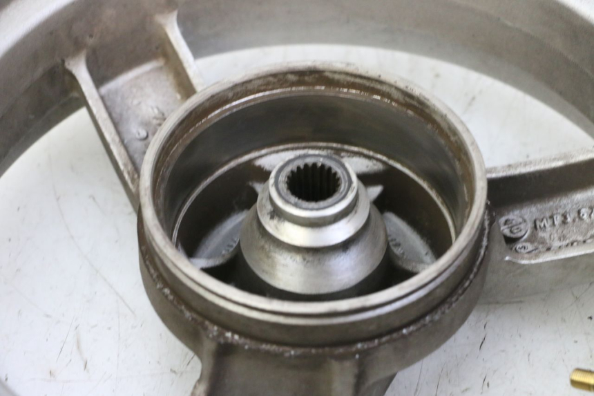 photo de OBRĘCZ TYLNA PEUGEOT VIVACITY NEW 4T 50 (2008 - 2017) - Zbliżenie komponentów