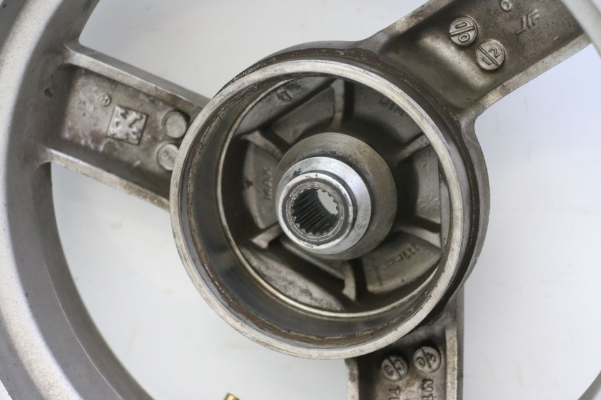 photo de OBRĘCZ TYLNA PEUGEOT VIVACITY NEW 4T 50 (2008 - 2017) - Zbliżenie techniczne