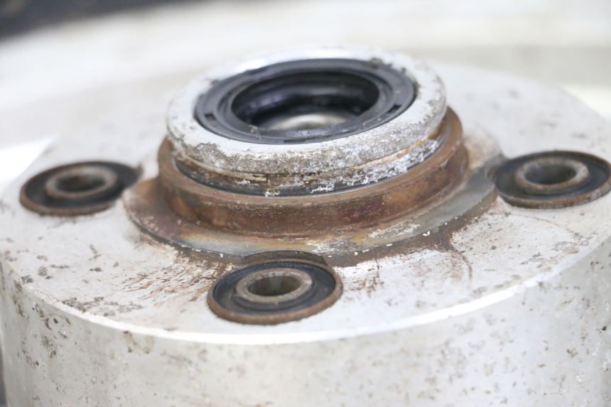 photo de OBRĘCZ TYLNA DAELIM VL DAYSTAR 125 (2000 - 2011) - Punkty mocowania