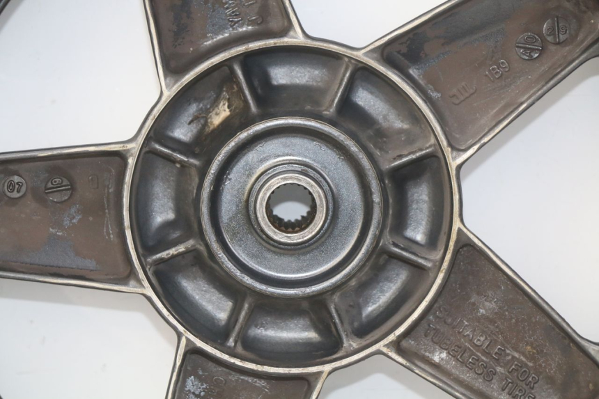 photo de OBRĘCZ TYLNA YAMAHA XMAX X-MAX 125 (2006 - 2009) - Widok z bliska