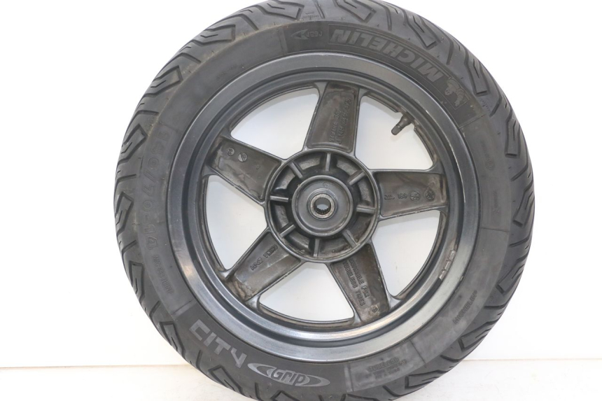 photo de OBRĘCZ TYLNA YAMAHA XMAX X-MAX 125 (2006 - 2009) - Szczegóły charakterystyczne