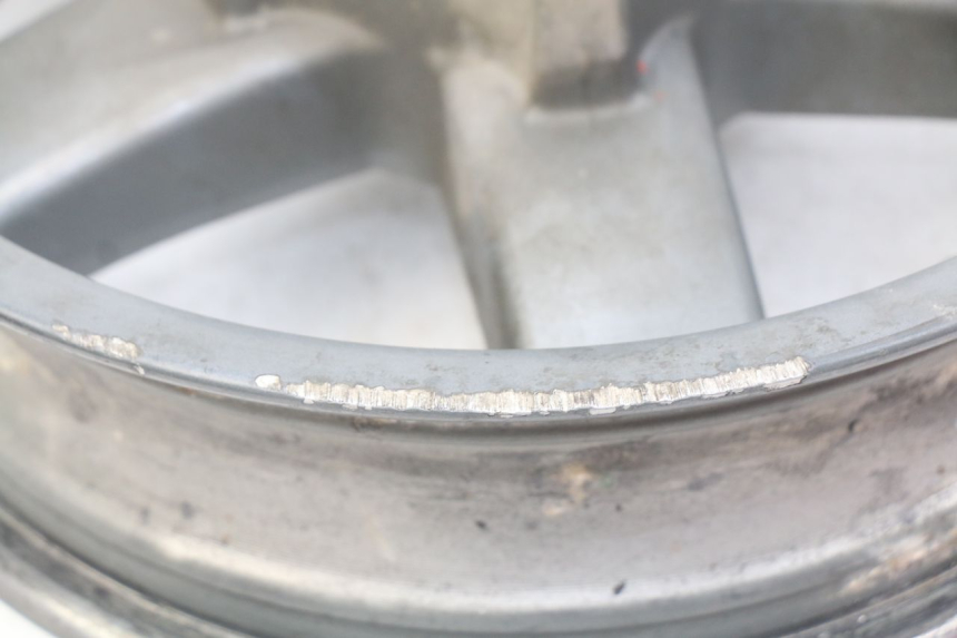 photo de OBRĘCZ TYLNA PIAGGIO X7 125 (2007 - 2013) - Zbliżenie techniczne