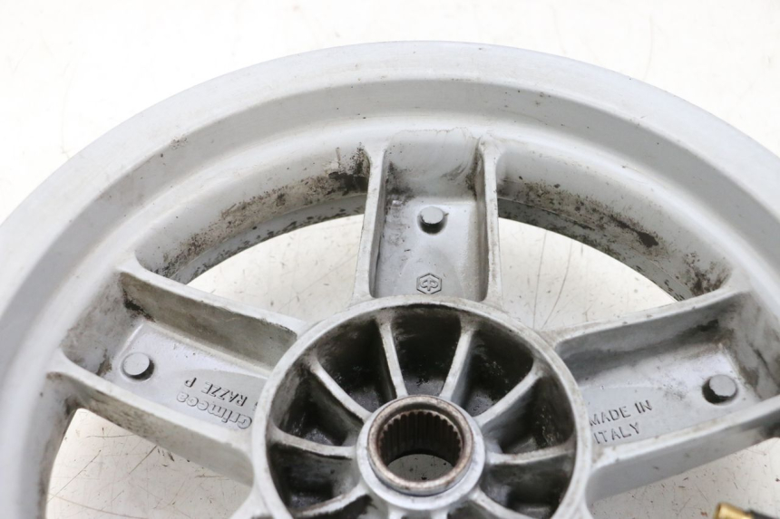 photo de OBRĘCZ TYLNA PIAGGIO X8 125 (2004 - 2007) - Zbliżenie techniczne