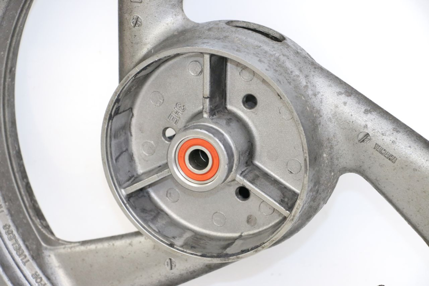 photo de OBRĘCZ TYLNA YAMAHA XJ600 XJ DIVERSION 600 (1992 - 1997) - Zbliżenie techniczne