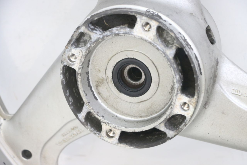 photo de OBRĘCZ TYLNA HONDA XLV VARADERO 125 (2000 - 2006) - Szczegóły charakterystyczne