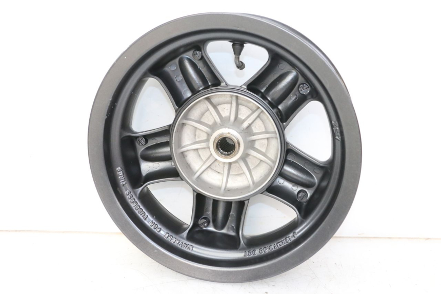 photo de OBRĘCZ TYLNA YAMAHA YP MAJESTY 125 (2007 - 2010) - Zbliżenie techniczne