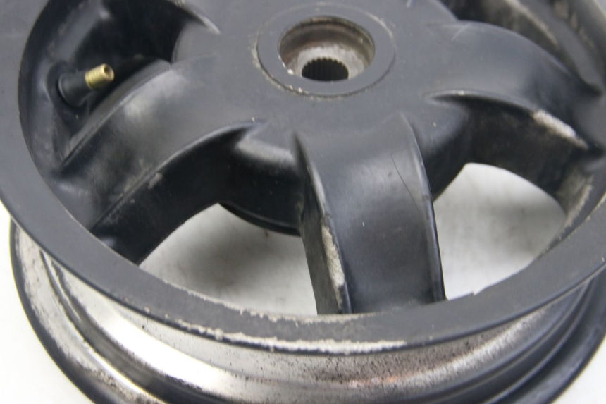 photo de OBRĘCZ TYLNA PIAGGIO ZIP 2T 50 (2009 - 2019) - Struktura - zbliżenie